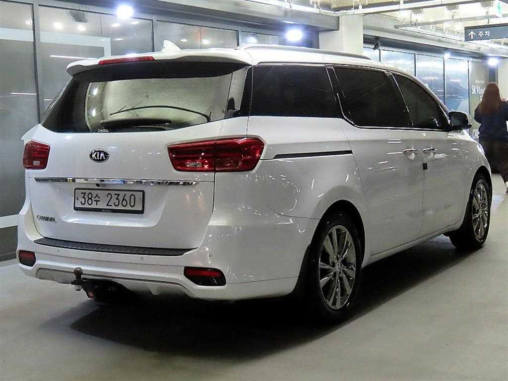 KIA Carnival - Vista 4