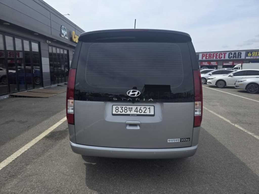 HYUNDAI Staria - Vista 5