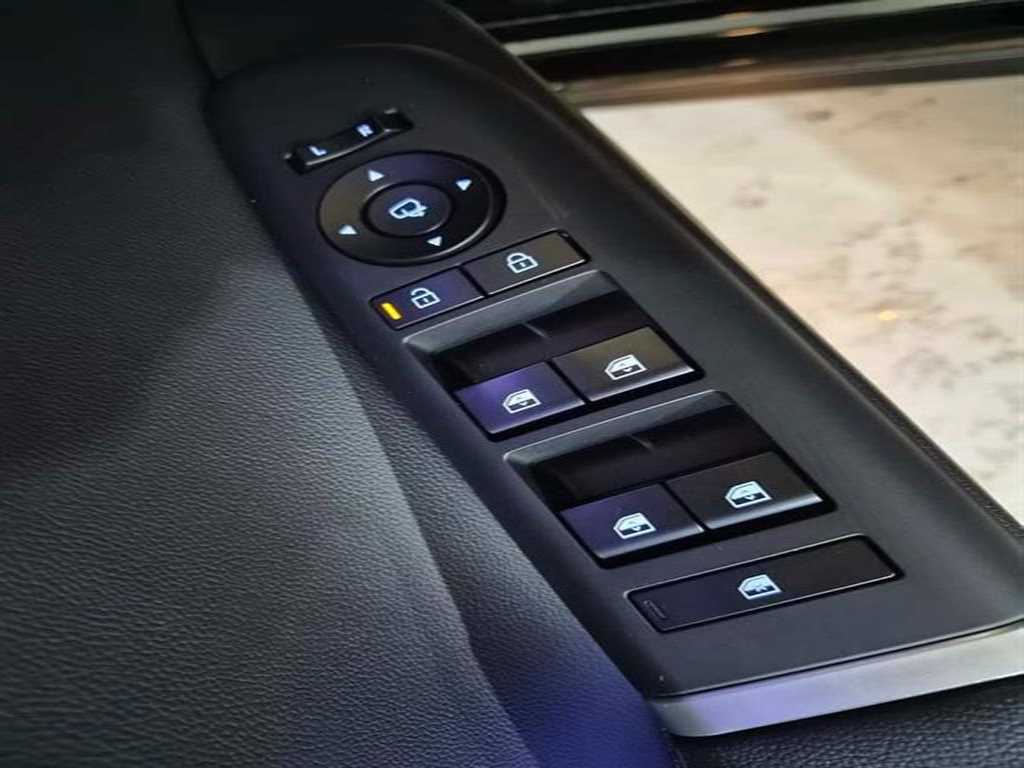 HYUNDAI Grandeur - Vista 12
