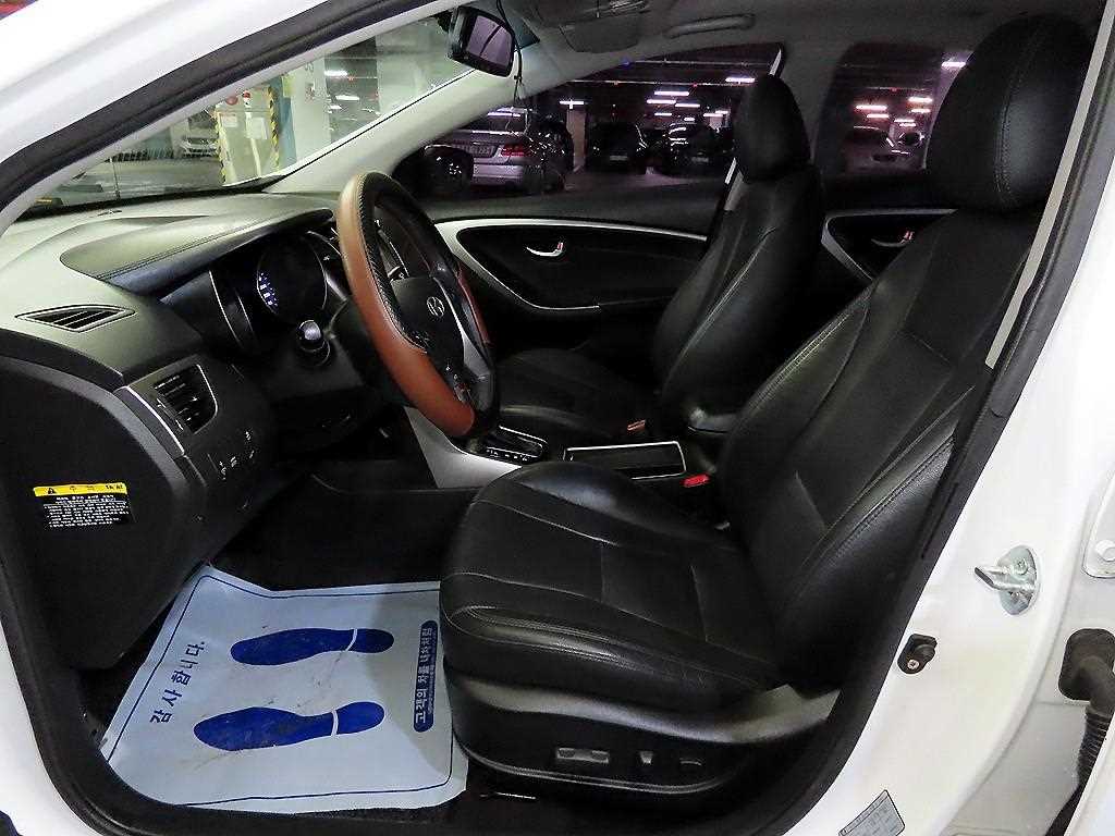 HYUNDAI i30 - Vista 6