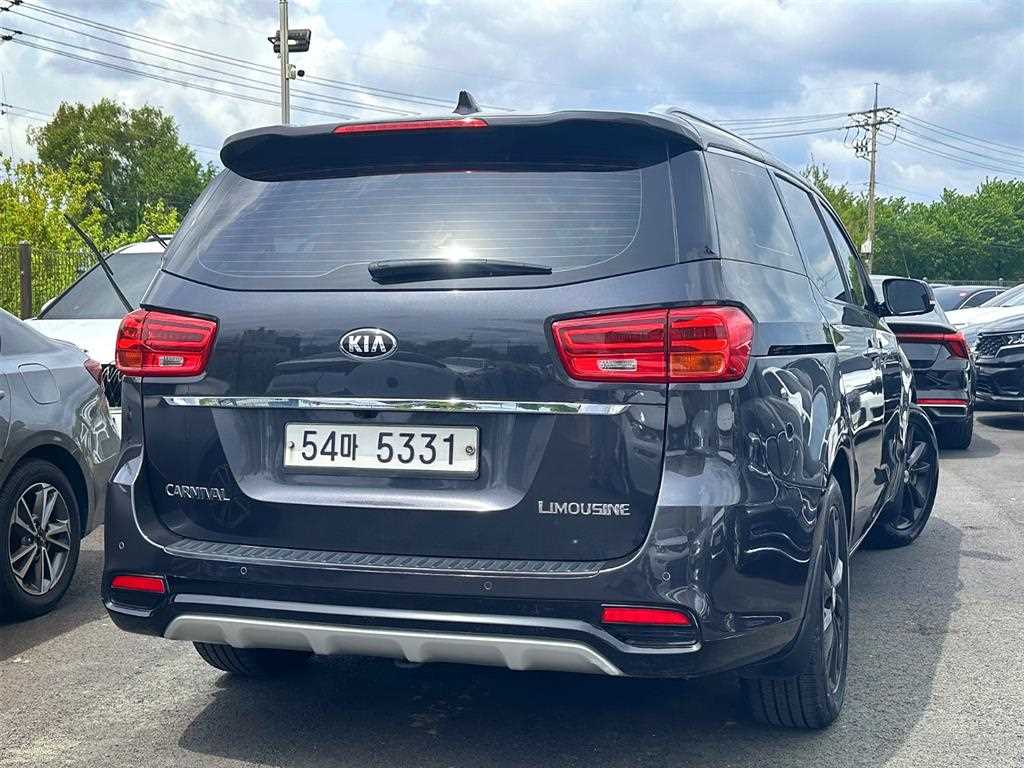 KIA Carnival - Vista 4