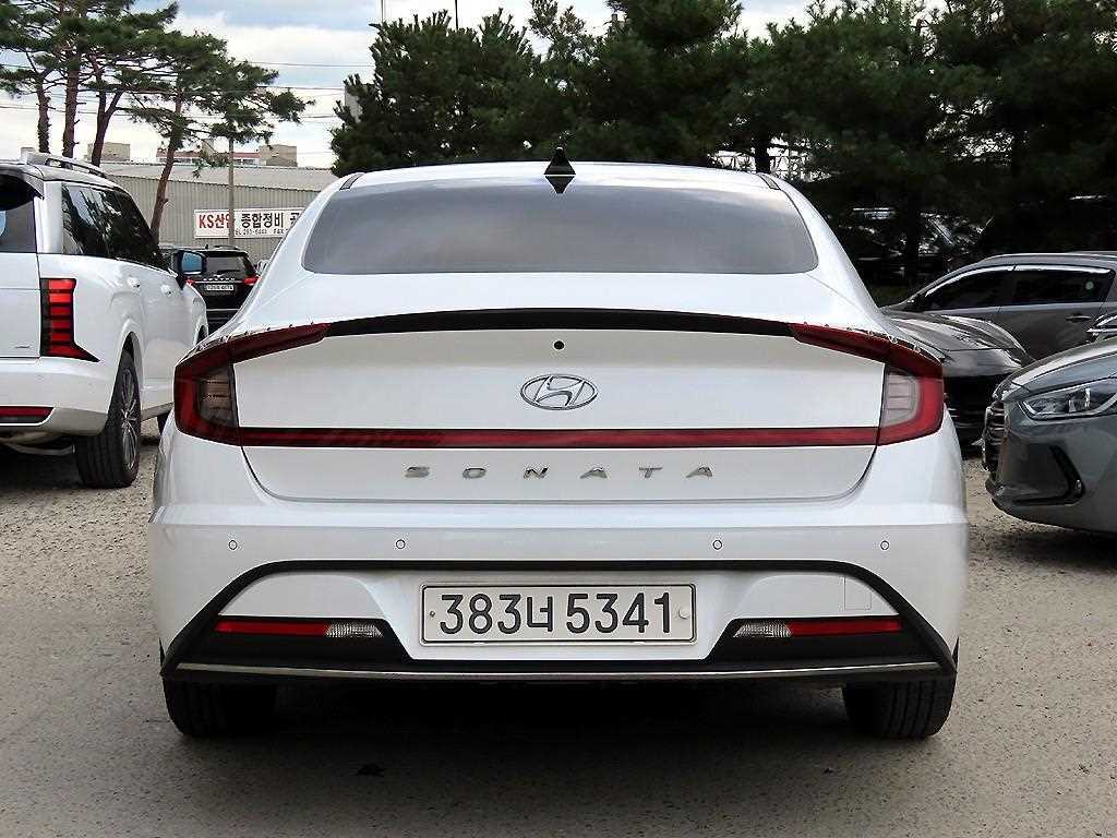 HYUNDAI Sonata - Vista 4