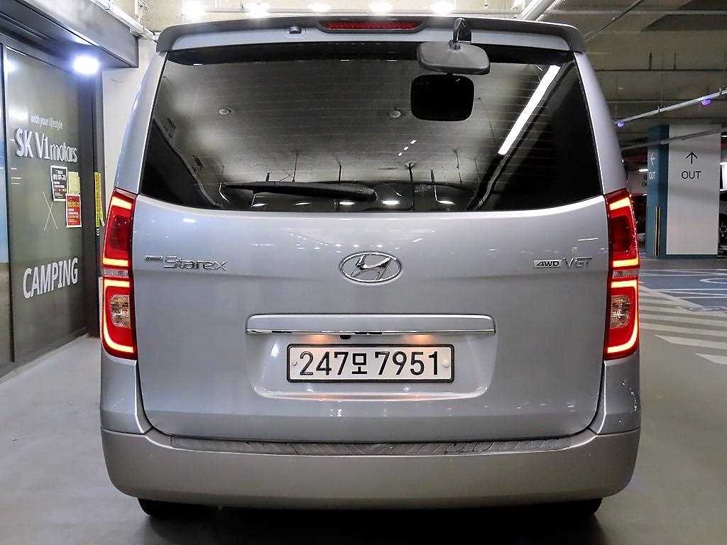 HYUNDAI Starex - Vista 5