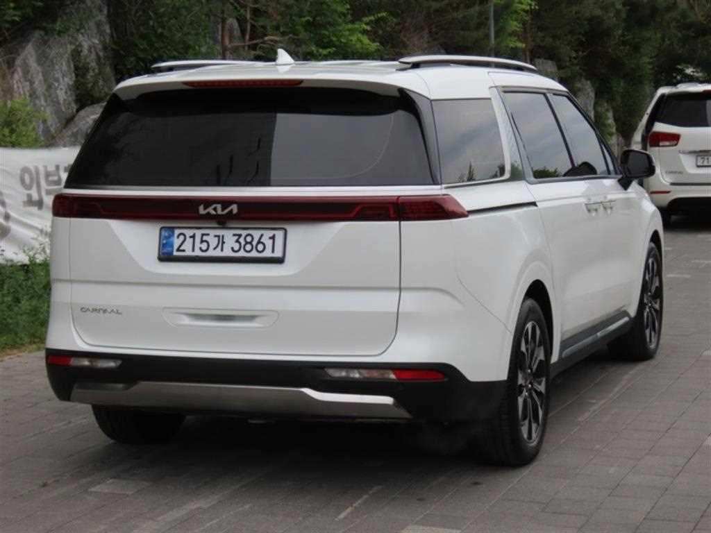 KIA Carnival - Vista 3