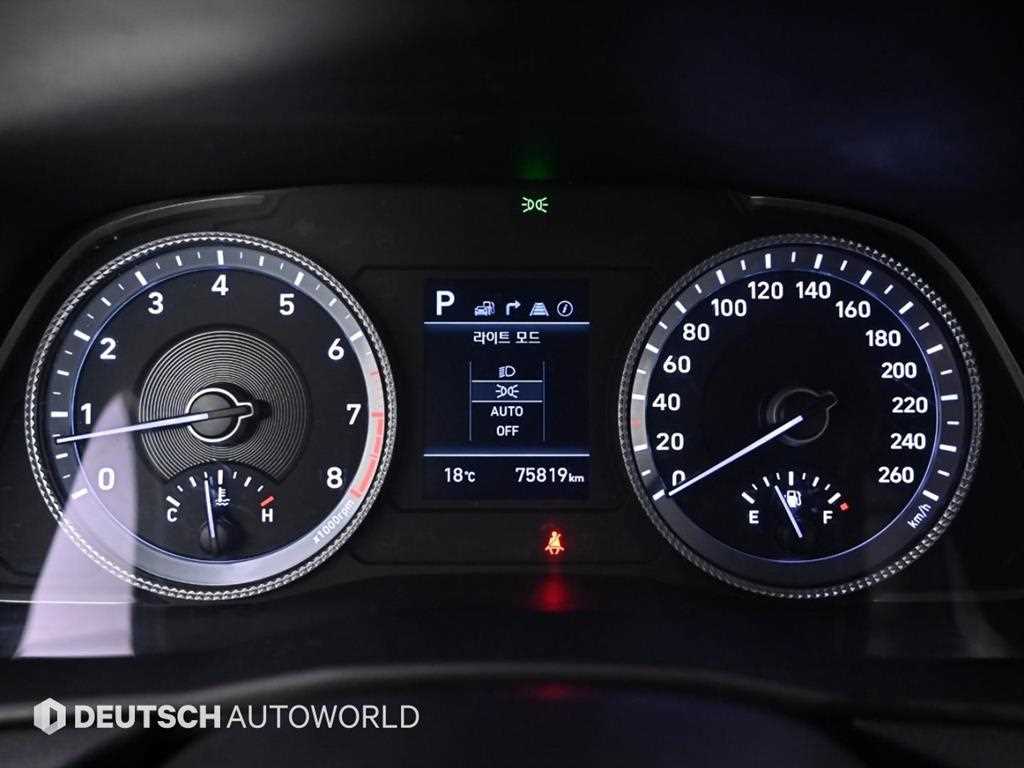 HYUNDAI Sonata - Vista 8