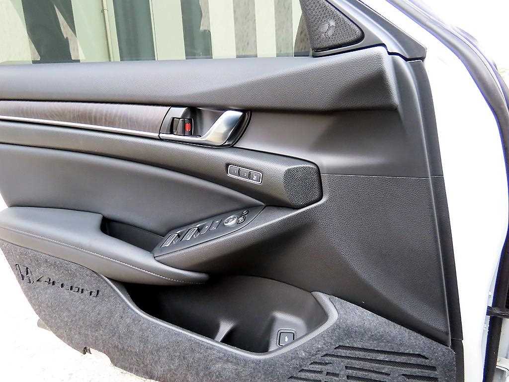 Honda Accord - Vista 12