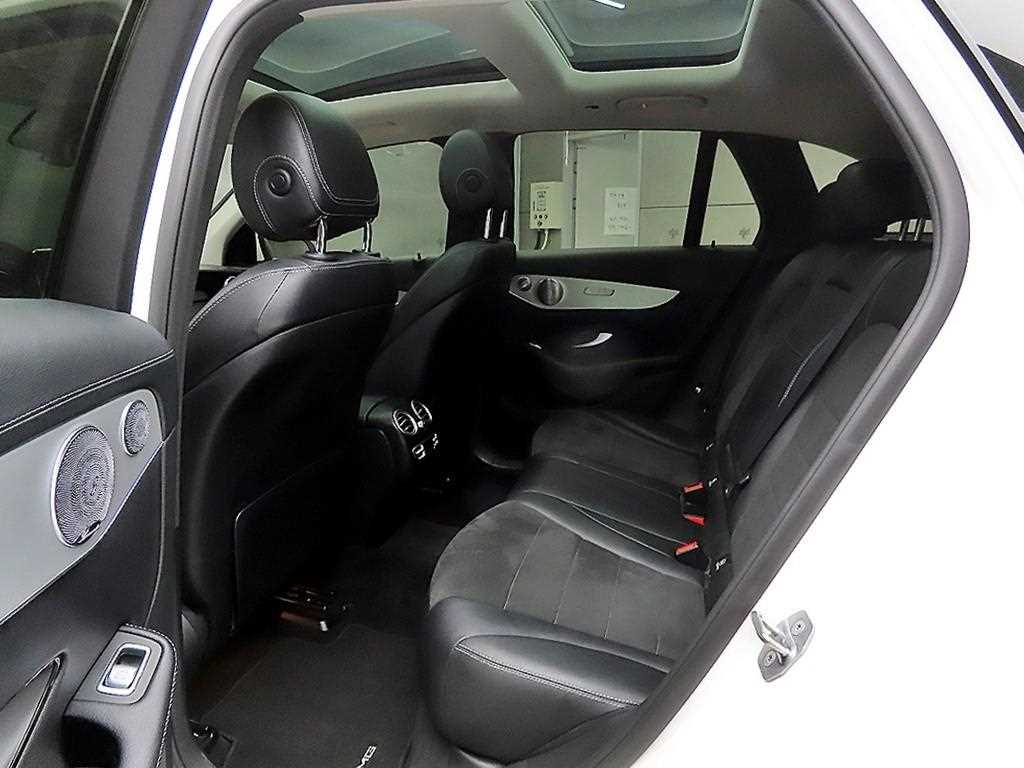 Mercedes Benz GLC Class - Vista 6