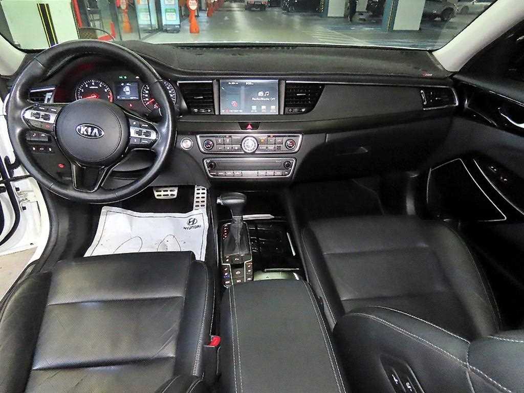 KIA K7 - Vista 10