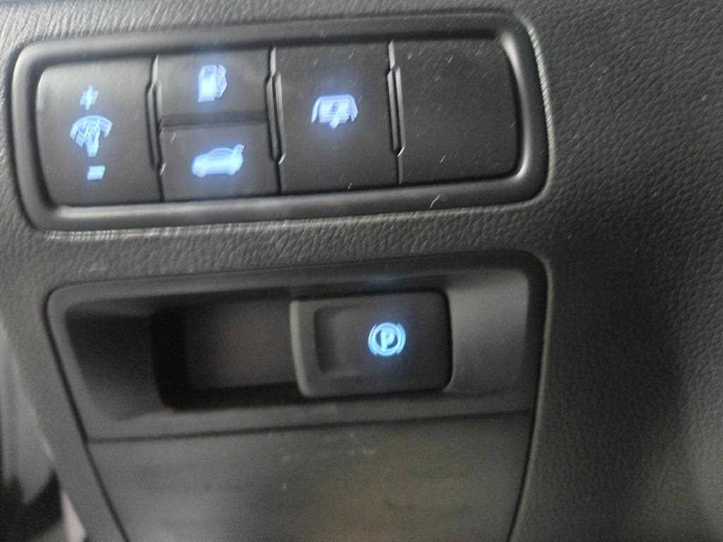 HYUNDAI Genesis - Vista 5