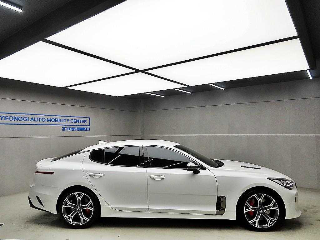 KIA Stinger - Vista 2