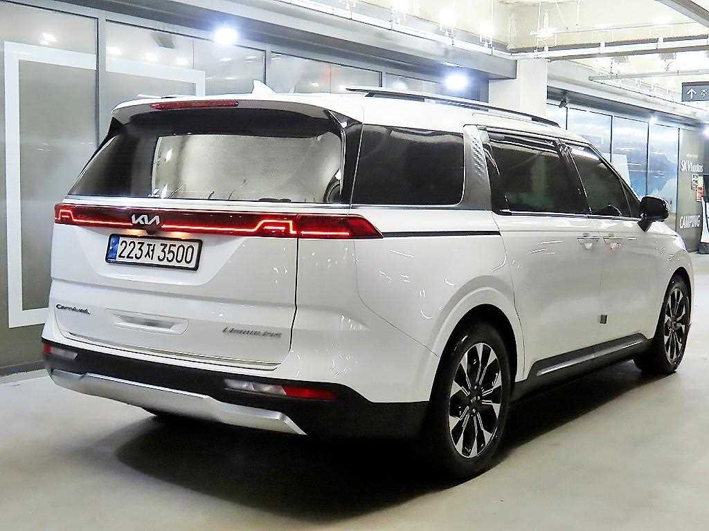 KIA Carnival - Vista 4
