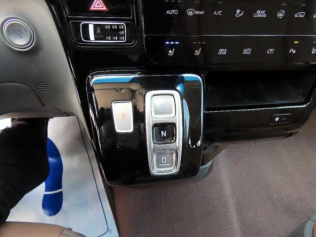 HYUNDAI Staria - Vista 11