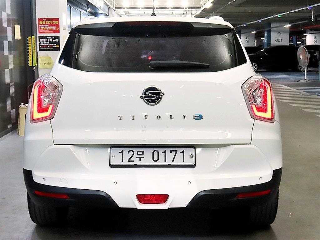 Ssangyong Tivoli - Vista 5