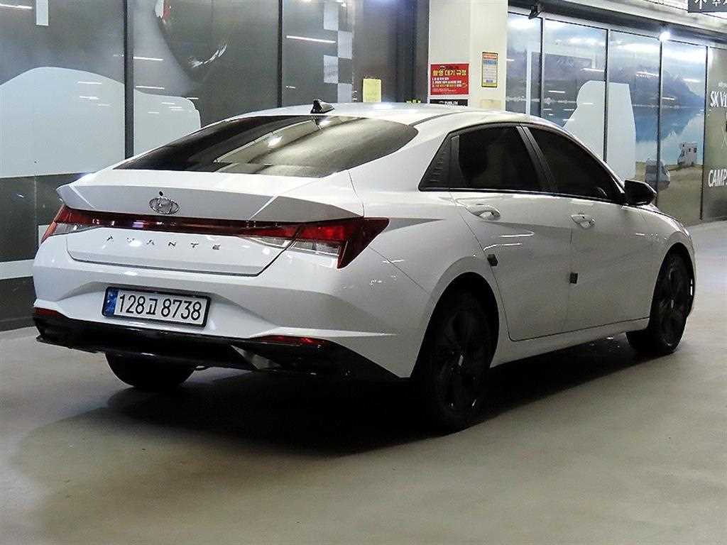 HYUNDAI Avante - Vista 4