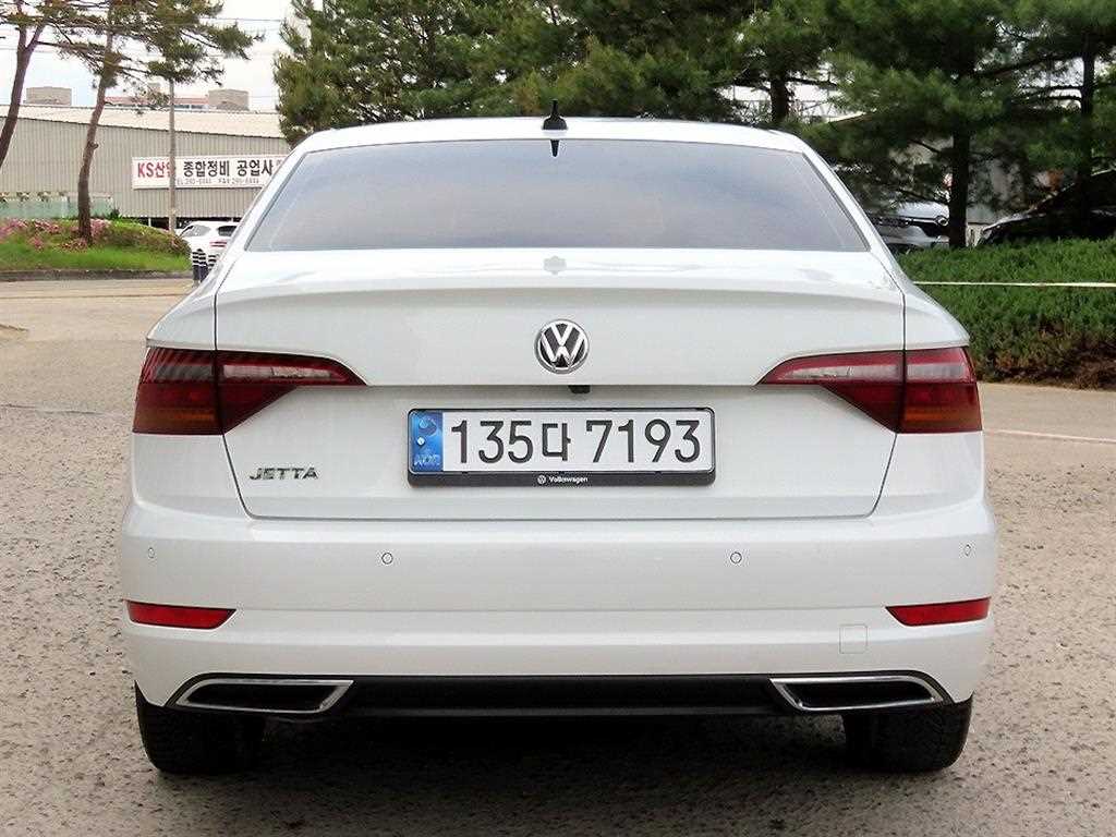 Volkswagen Jetta - Vista 4