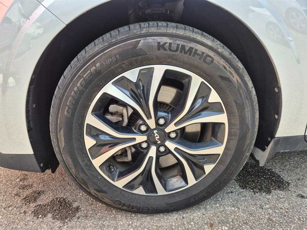 KIA Carnival - Vista 5