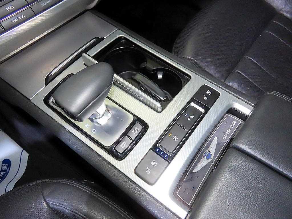 Genesis G80 - Vista 12