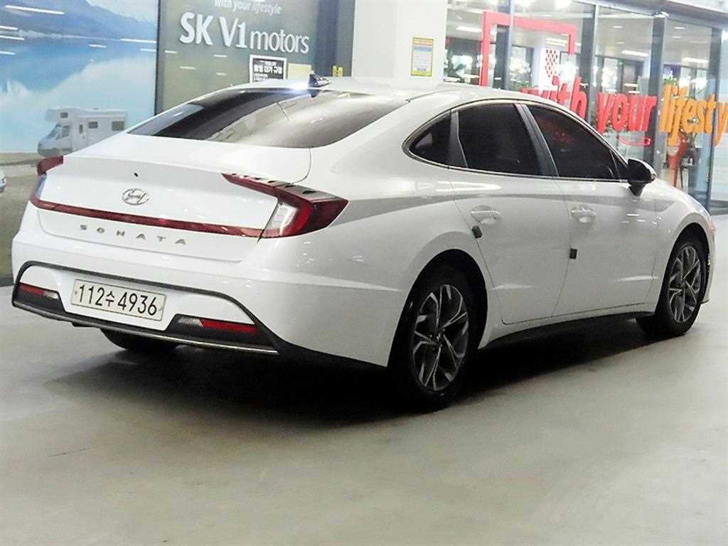 HYUNDAI Sonata - Vista 4