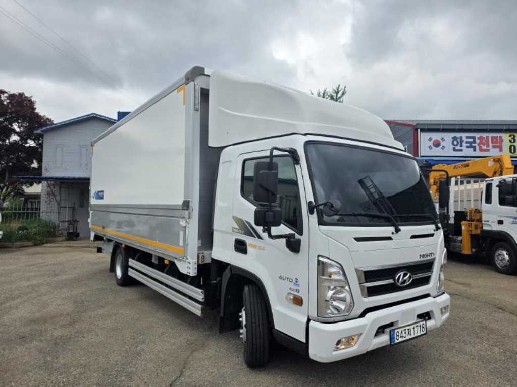 medium and large cargo truck - Vista 3