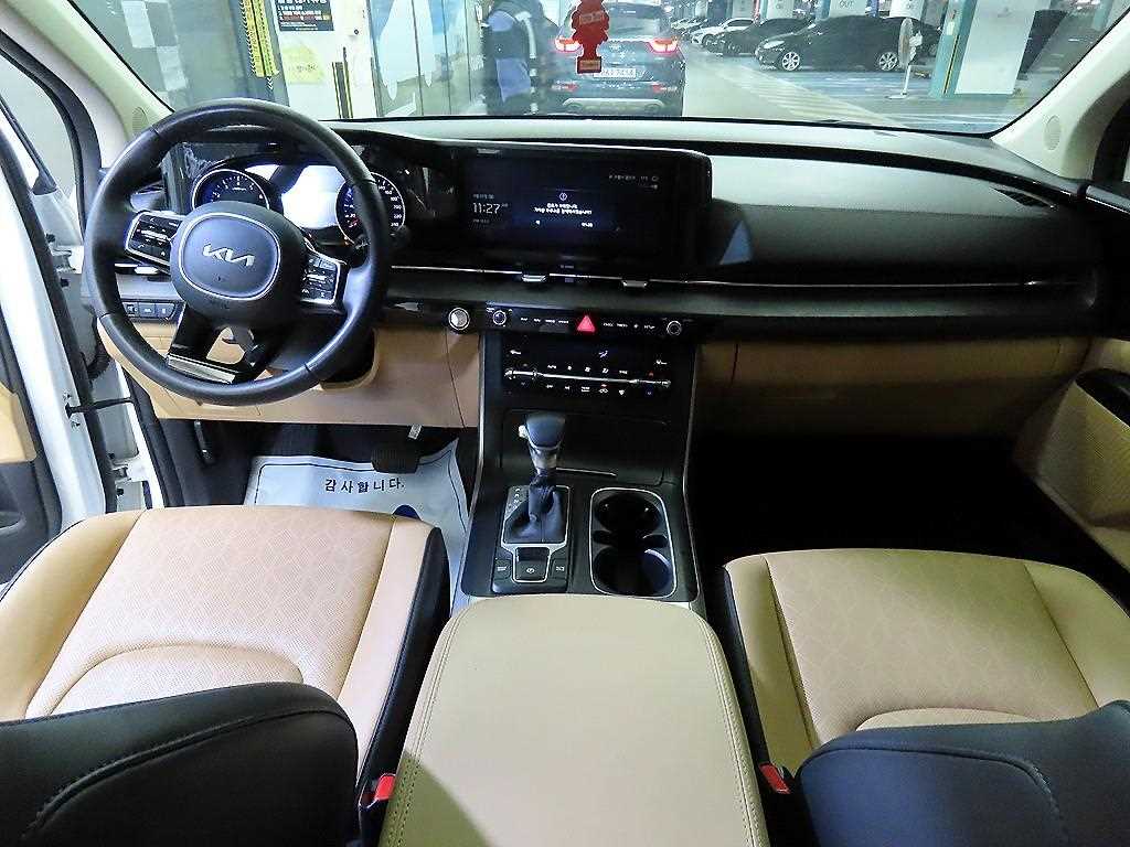 KIA Carnival - Vista 10