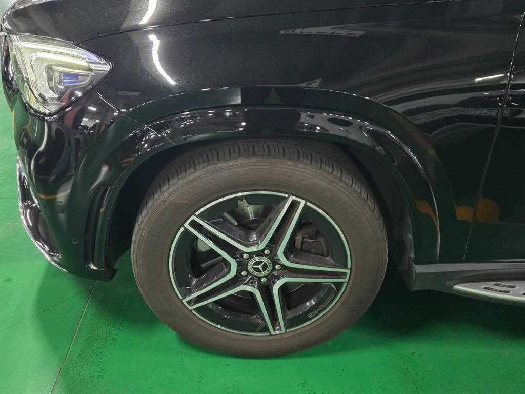 Mercedes Benz GLE Class - Vista 12