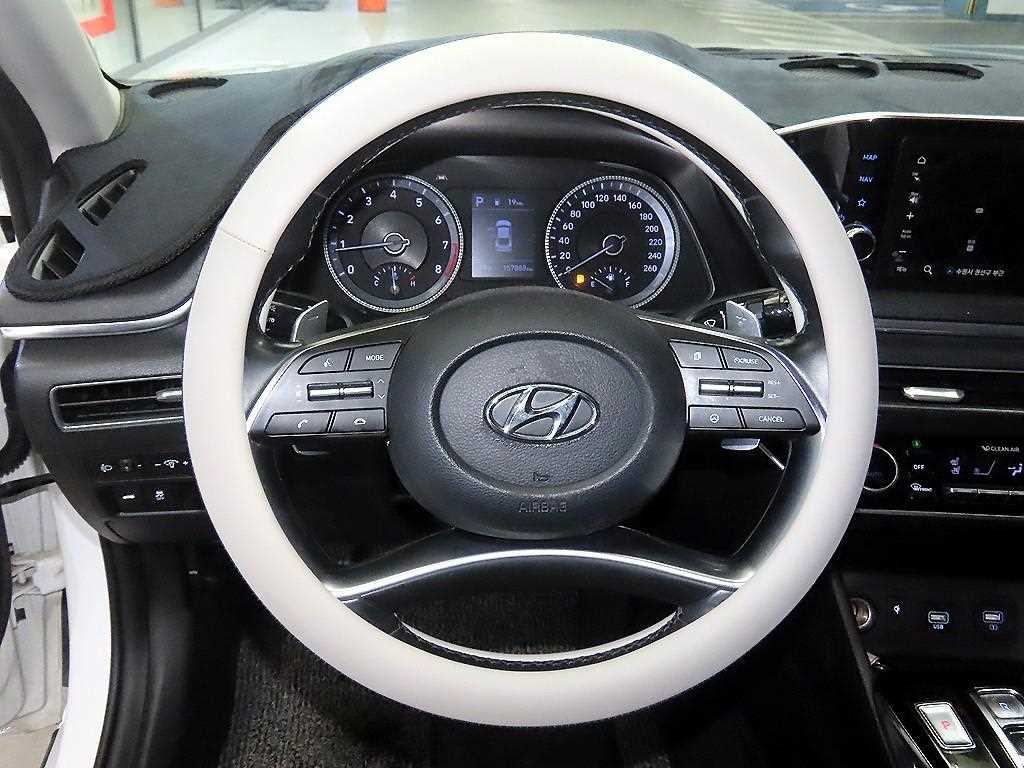 HYUNDAI Sonata - Vista 8