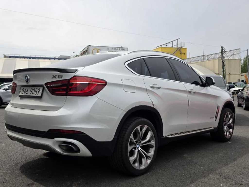 BMW X6 - Vista 4