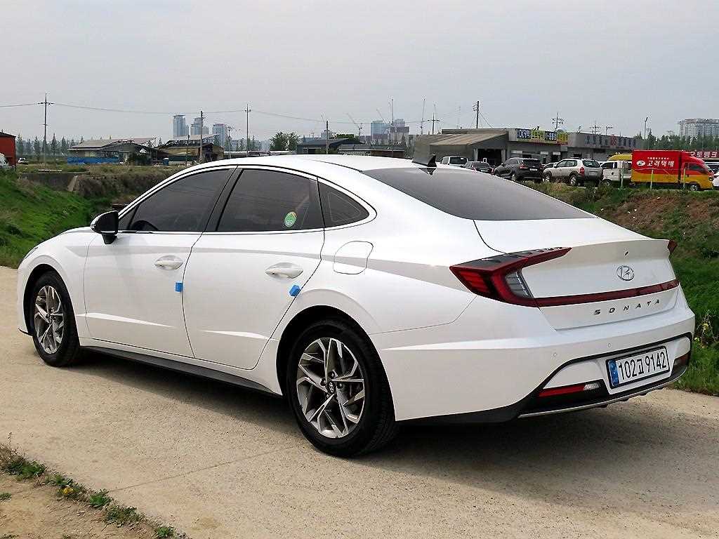 HYUNDAI Sonata - Vista 3