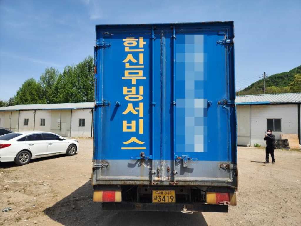 medium and large cargo truck - Vista 3