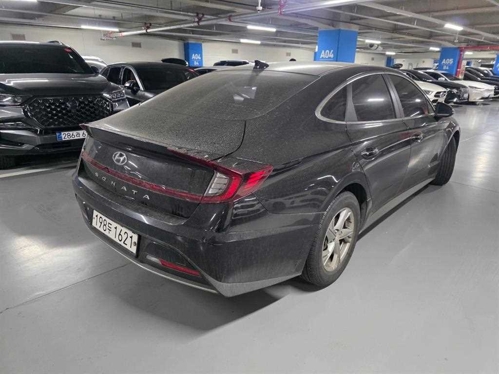 HYUNDAI Sonata - Vista 4