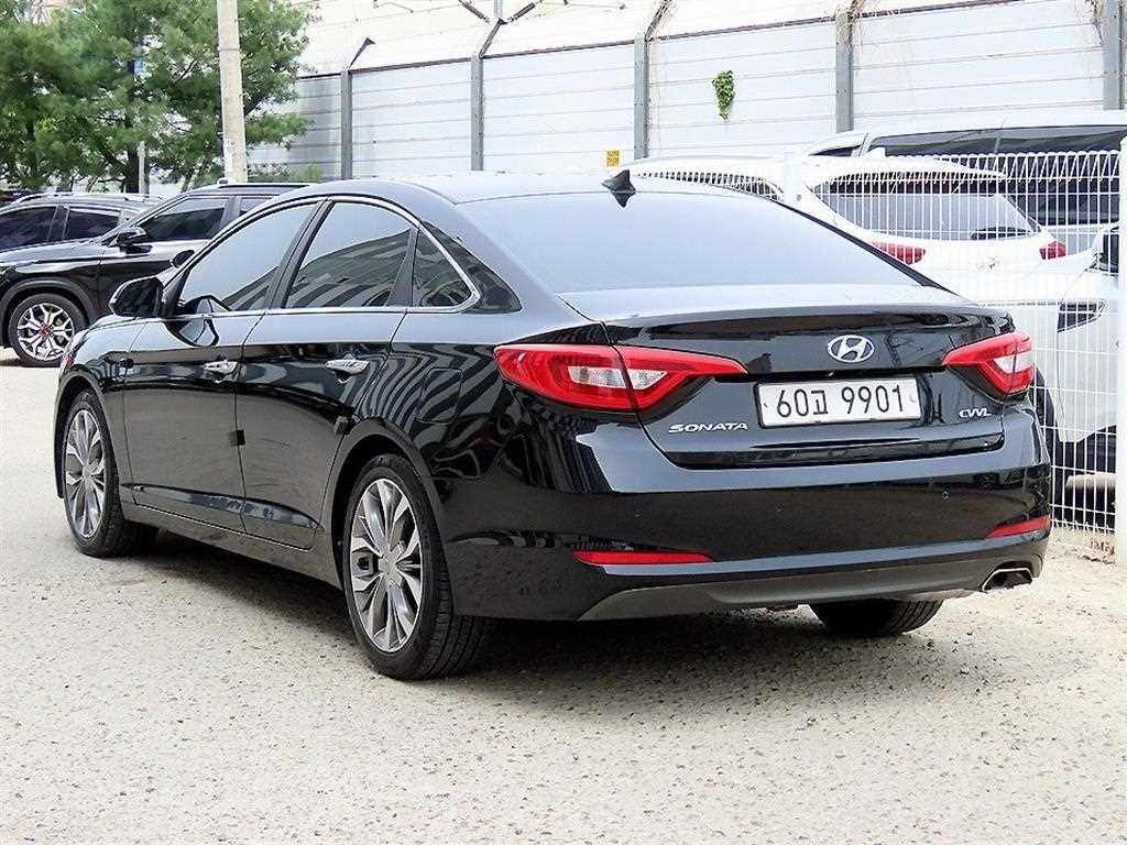 HYUNDAI Sonata - Vista 3