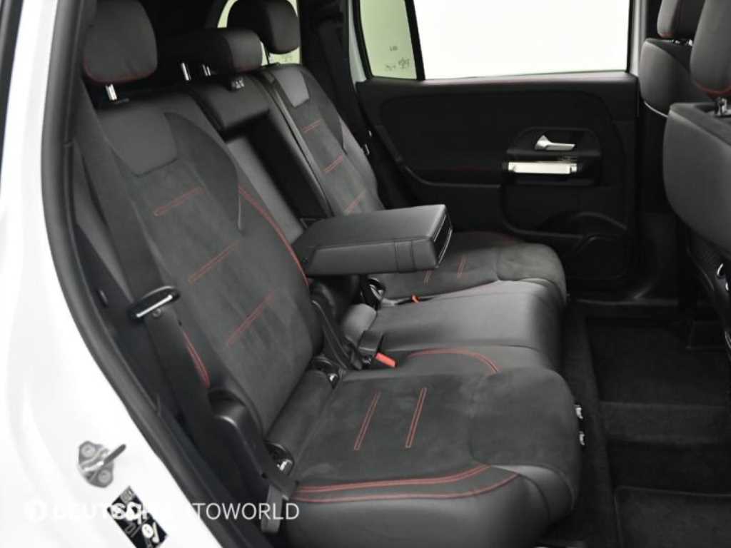 Mercedes Benz GLB Class - Vista 12