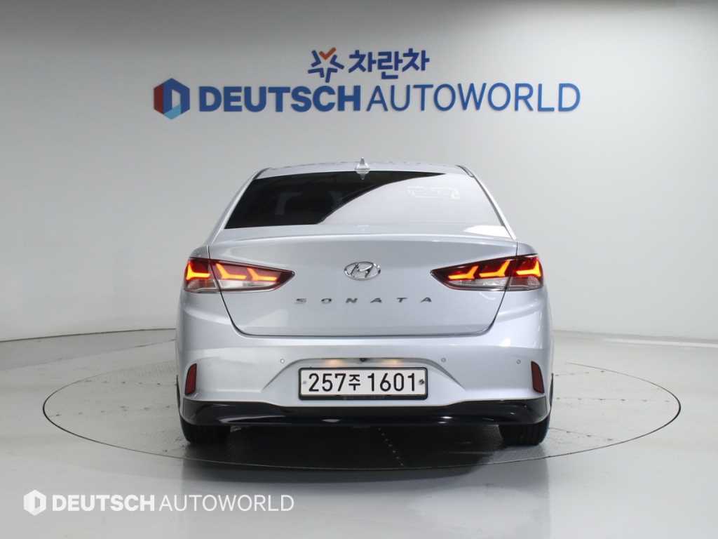 HYUNDAI Sonata - Vista 4