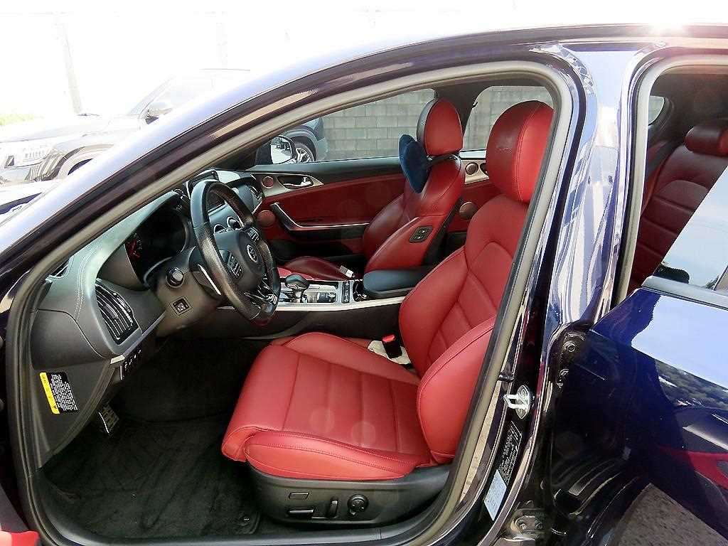 KIA Stinger - Vista 5