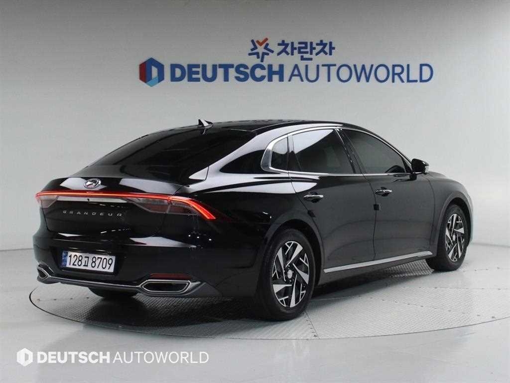 HYUNDAI Grandeur - Vista 2