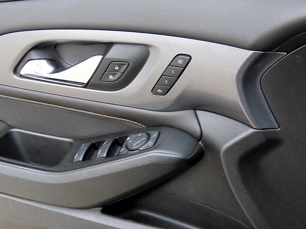 Chevrolet Travers - Vista 11