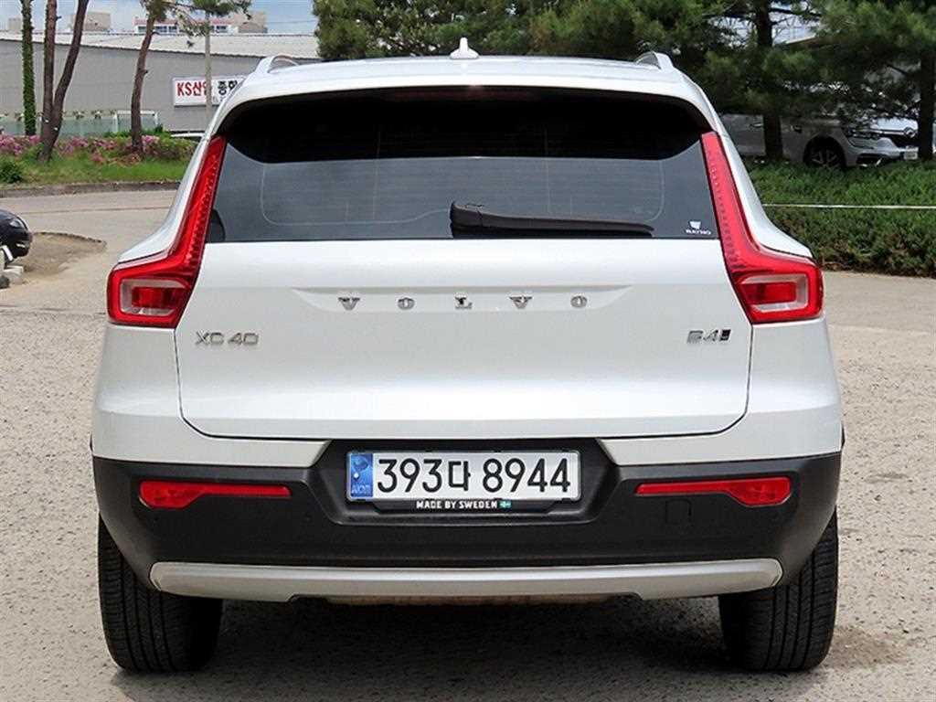 Volvo XC40 - Vista 4