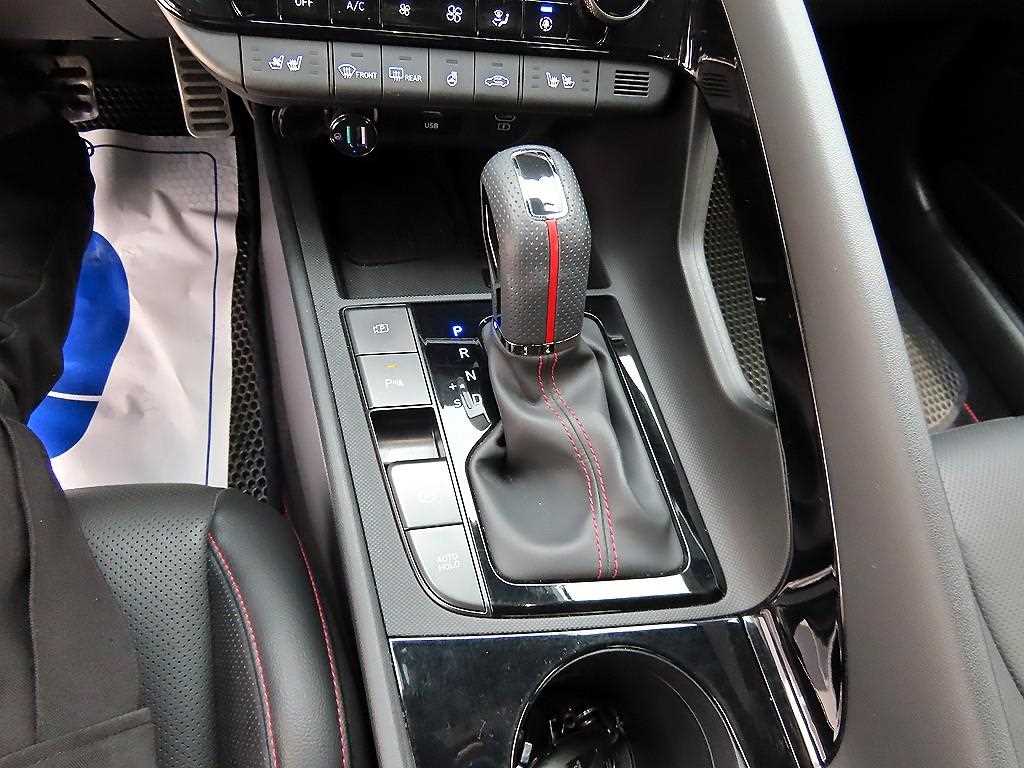 HYUNDAI Avante - Vista 10