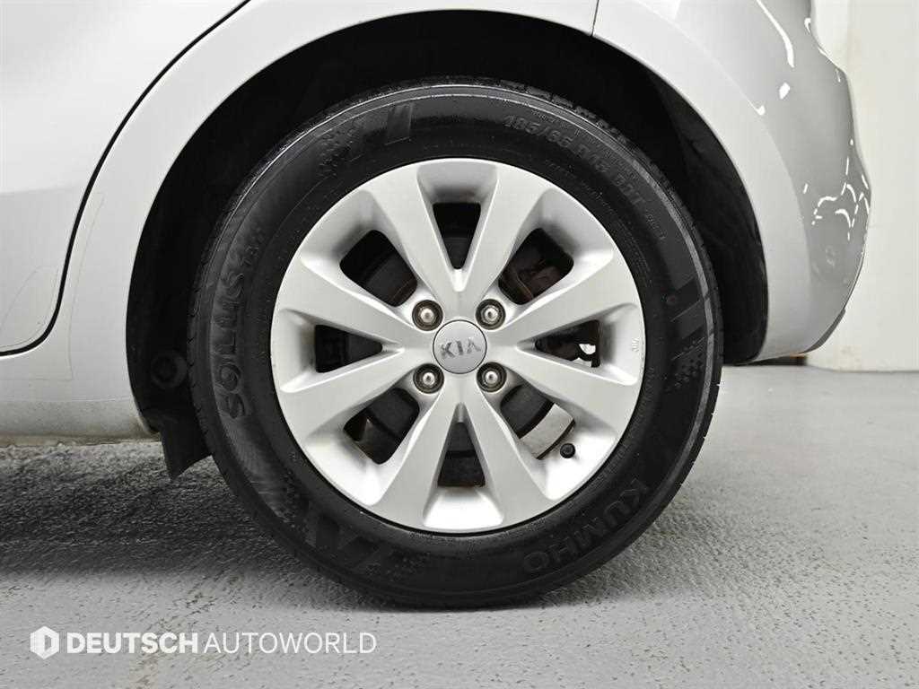 KIA Pride - Vista 5