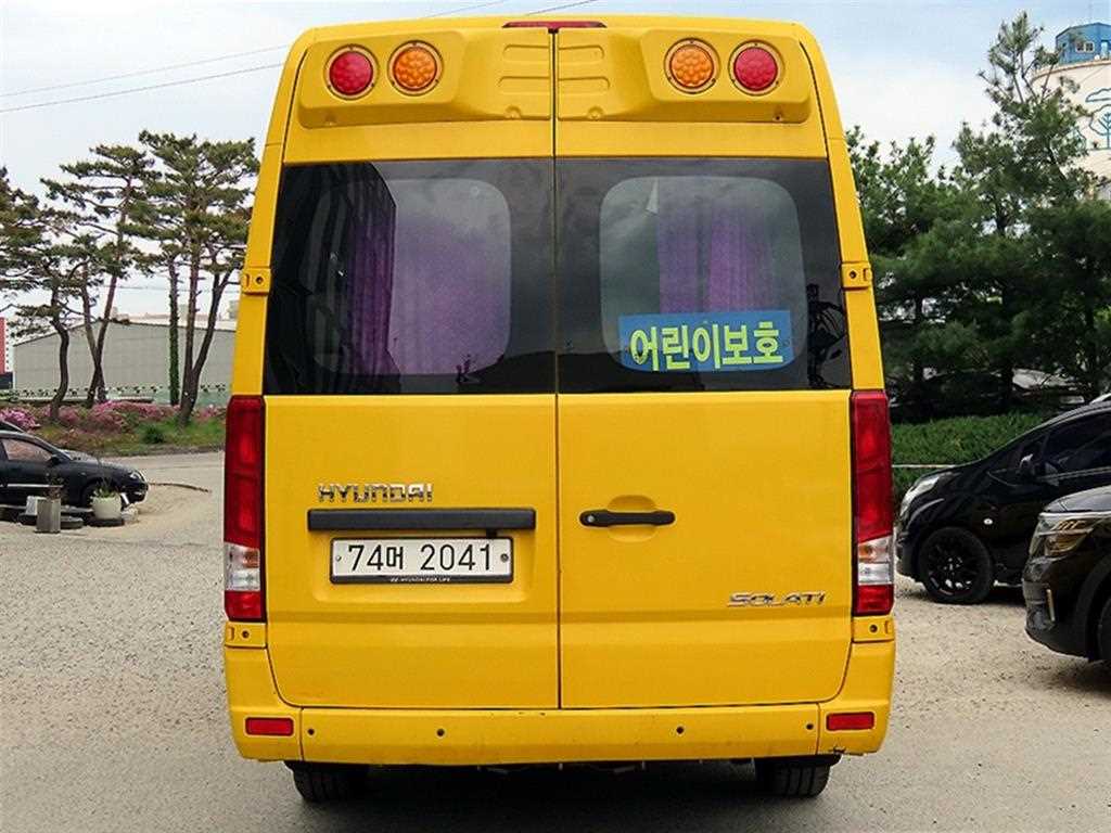 HYUNDAI Solati - Vista 4
