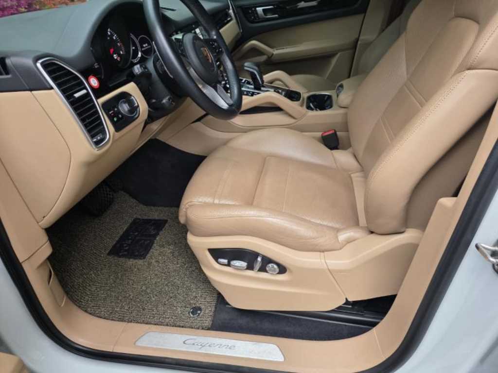 Porsche Cayenne - Vista 4