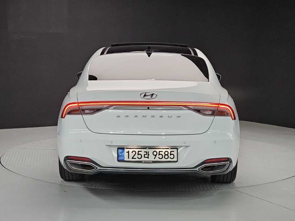 HYUNDAI Grandeur - Vista 3