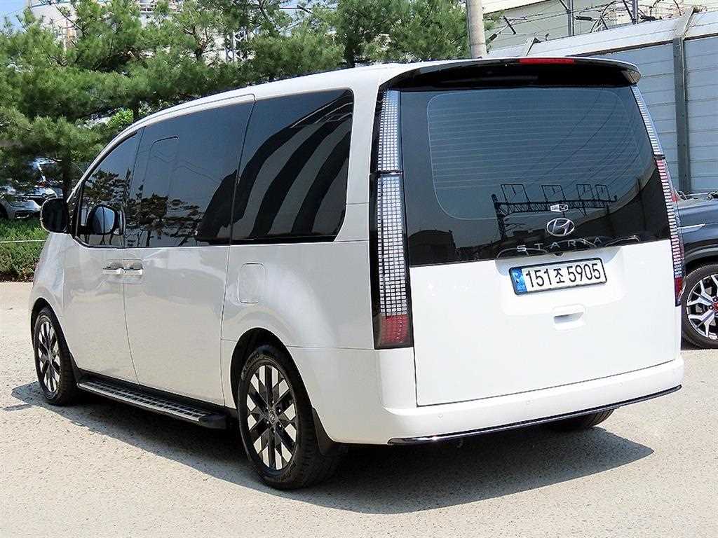 HYUNDAI Staria - Vista 3