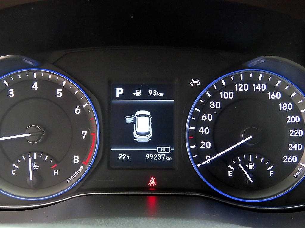 HYUNDAI Kona - Vista 9