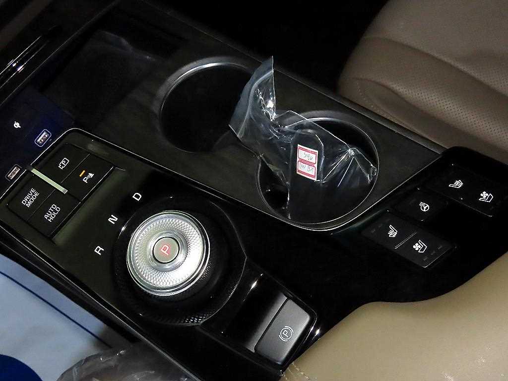 KIA K8 - Vista 12