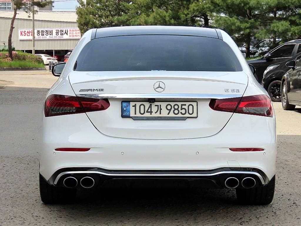 Mercedes Benz E class - Vista 4