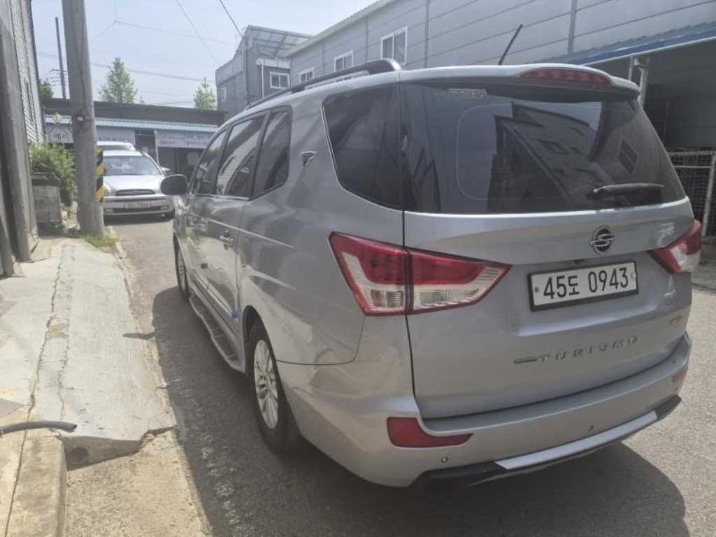Ssangyong Korando - Vista 6