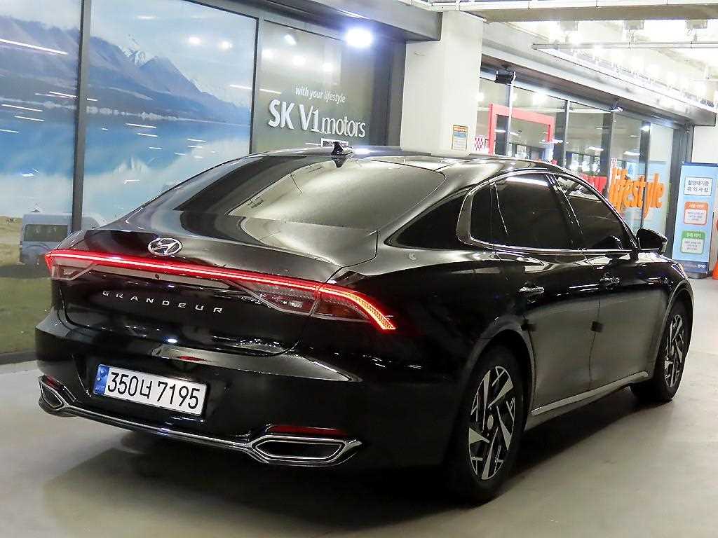 HYUNDAI Grandeur - Vista 4