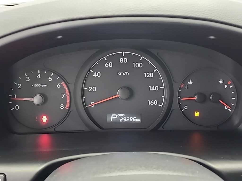 HYUNDAI Starex - Vista 6