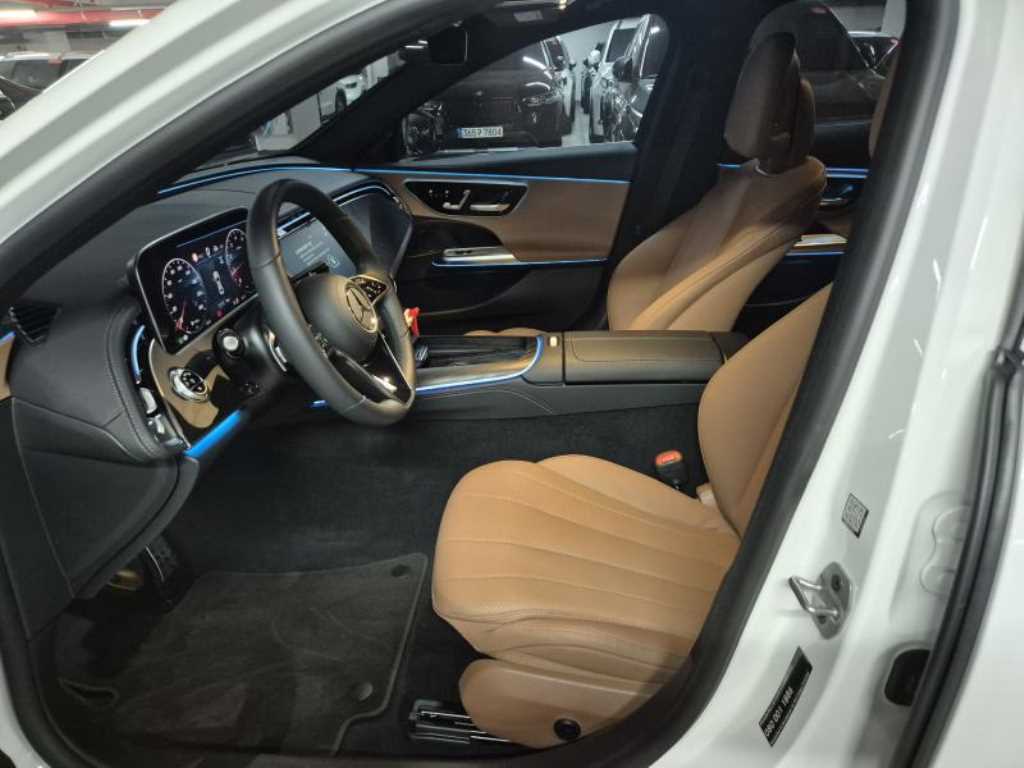 Mercedes Benz E class - Vista 10